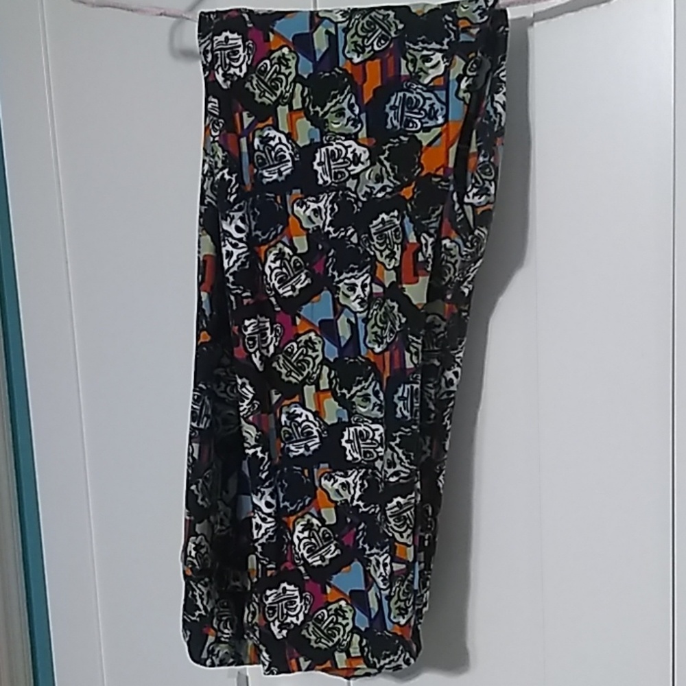 LulaRoe Tall and Curvy Leggings (TC2)